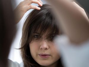 Kenali Penyebab dan Cara Mengatasi Rambut Lepek Kenali Penyebab dan Cara Mengatasi Rambut Lepek