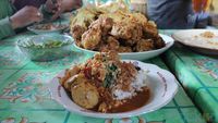 Kangen Nasi Pecel? Wajib Coba 6 Sajian Nasi Pecel dari Malang Hingga Kediri!
