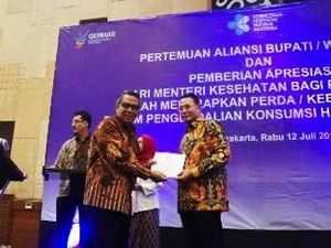 Kendalikan Konsumsi Tembakau, Pemkot Tangsel Raih Penghargaan