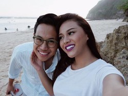 Cie... Bahagianya Aurel Lihat Pacar Lulus Sekolah Pilot