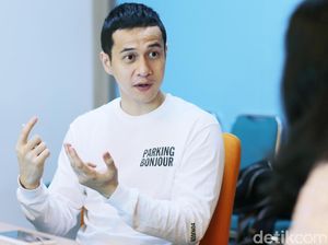 Rayakan Valentine, Herjunot Ali Terjun ke Dunia Musik Rayakan Valentine, Herjunot Ali Terjun ke Dunia Musik