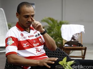 Odemwingie Sempat Stres dengan Macetnya Jakarta Odemwingie Sempat Stres dengan Macetnya Jakarta