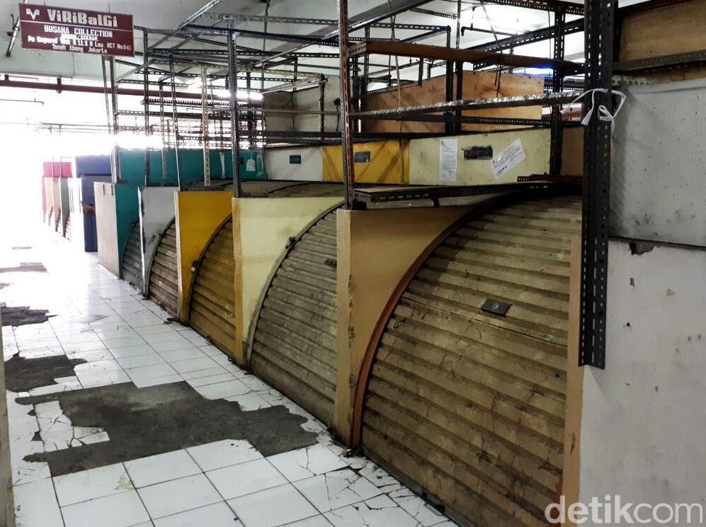 Tak Cuma Glodok, Pasar Tanah Abang Mulai Sepi Tak Cuma Glodok, Pasar Tanah Abang Mulai Sepi