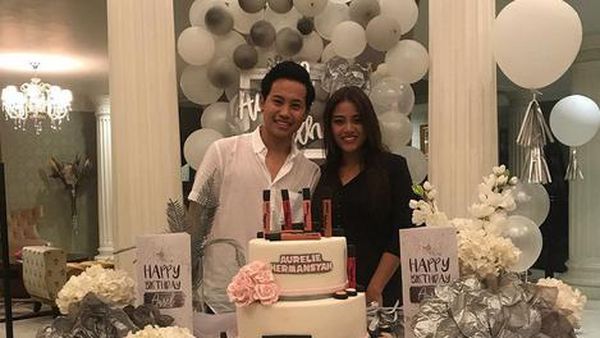 Unch Unch.. Aurel Hermansyah Dapat Kejutan Nih dari Pacarnya!