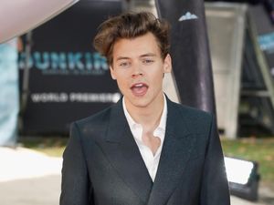 Ketika Pangeran Harry Bertemu dengan Harry Styles Ketika Pangeran Harry Bertemu dengan Harry Styles