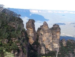 Batu Three Sisters, Malin Kundang Versi Australia
