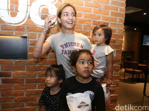 Sheila Marcia Bantah Rumor Hamil