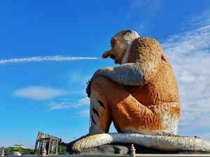 Banjarmasin, dari Patung Bekantan Hingga Pasar Terapung