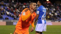 6. Zakaria Bakkali (21 tahun) bermain untuk Valencia yang ia perkuat setelah meninggalkan PSV pada 2015. Semenjak 2013, ia juga tercatat sudah tampil dua kali untuk tim nasional senior Belgia. (Foto: Denis Doyle/Getty Images)