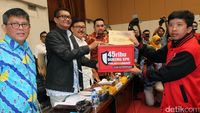 Pemuda Muhammadiyah Serahkan Petisi Tolak Angket KPK