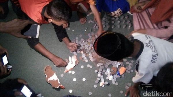 Anak Yatim Pecahkan Celengan untuk Bayar Denda PLN