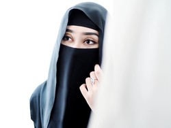 Foto: Gaya Syahrini Hingga Dian Pelangi Bercadar Saat Umrah