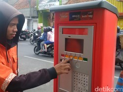 Kurang Sosialisasi, Warga dan Jukir Bingung Pakai e-Parkir di Bandung