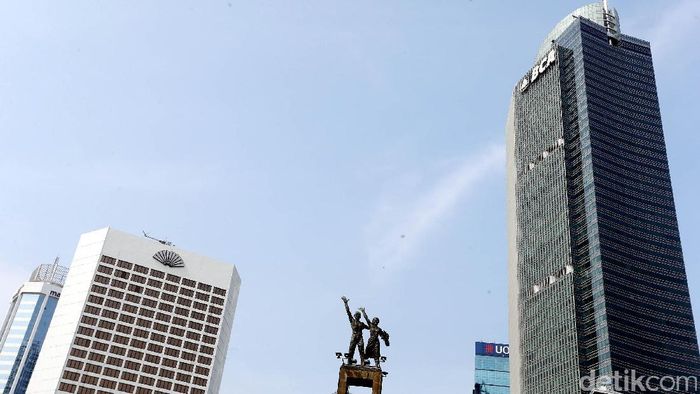 Ibu kota Jakarta terus mengalami perkembangan. Seiring dengan perkembangan tersebut, gedung-gedung pencakar langit banyak menjulang tinggi. Ini penampakannya.