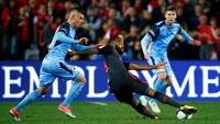 Lewat akun media sosial pribadinya, Lacazette mengungkapkan kegembiraannya bisa langsung unjuk ketajaman bersama Arsenal. (Foto: Reuters/David Gray)