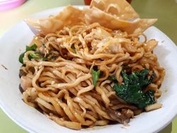 Ini Dia Warung 2 Mie Ayam Legendaris di Jakarta, Anda Wajib Coba!
