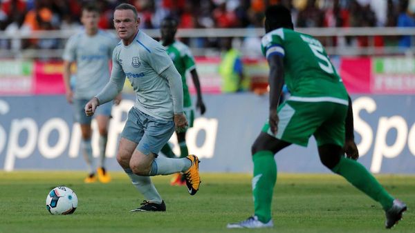 Aksi Rooney bersama Everton di Tanzania