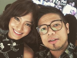 Nggak Hanya Romantis, Suami Artika Sari Devi Ternyata Iseng Juga