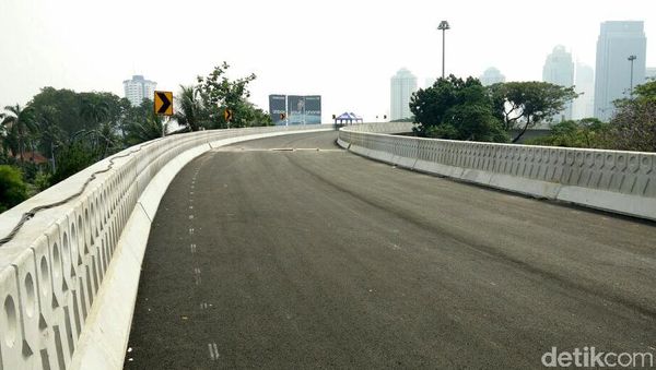 Foto: Simpang Susun Semanggi Sudah Diuji, Aman Dilewati