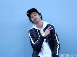 Bastian Steel Cuek Bebek Disamakan dengan Young Lex