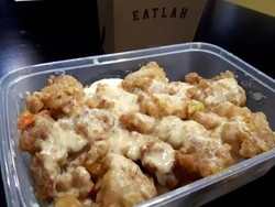 Eatlah: Di Sini Ada Salted Egg Chicken Rice Gaya Singapura yang Sedap