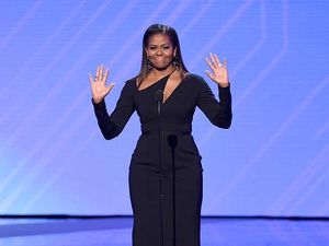 Autobiografi Michelle Obama Berjudul Becoming Autobiografi Michelle Obama Berjudul Becoming