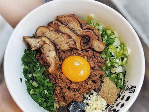 Ini Bukan Ramen atau Udon Tapi Mazesoba yang Gurih Enak