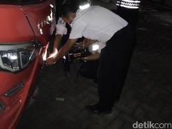 DLLAJ Cek Kondisi Rem Kendaraan yang Kecelakaan di Probolinggo