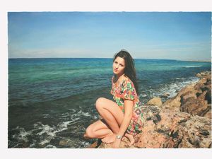 Rahasia Tak Terduga di Balik Pose Wanita-wanita Cantik Ini