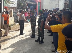Buru Jaringan Bom Panci, Densus Geledah Rumah di Margahayu Bandung