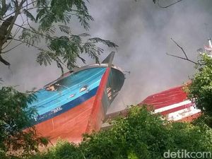Kerugian Capai Belasan Miliar Akibat Kapal Terbakar di  Pati