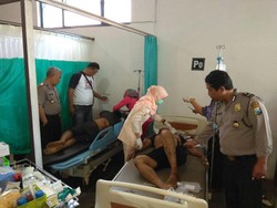 Tertangkap saat Beraksi, Dua Penjambret Dimassa dan Motor Dibakar
