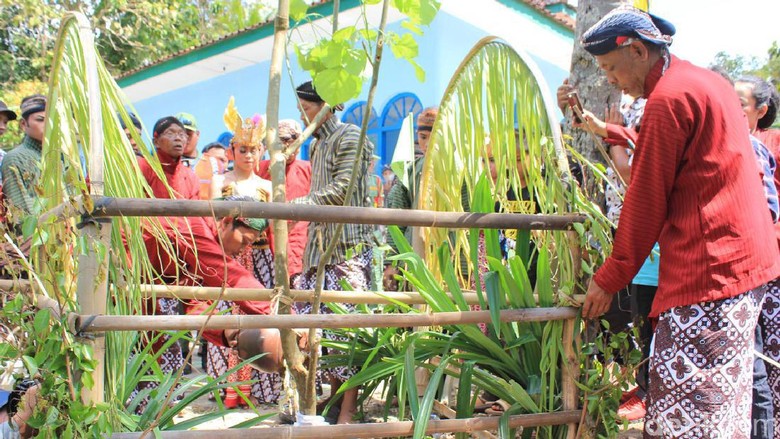 Ngarak Dadap, Ritual Warga Dlingo Bantul Menjaga Mata Air