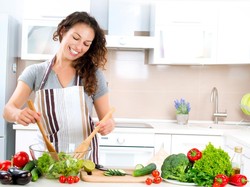 8 Cara Memasak Ini Bikin Makanan Sehat Jadi Tidak Sehat