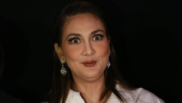 Ngapain Sih Mimik Wajah Luna Maya Begitu?