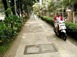 Trotoar di Jakarta Tak Layak Dilalui, Pejalan Kaki Jadi Boros