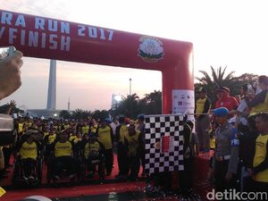 Tak Mau Kalah, Warga Difabel Juga Ikut Lari 3 Km Bhayangkara Run