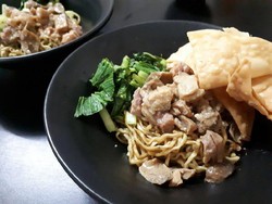 Pencinta Mi Yamin Wajib Cicip Yamin Racikan Bang Alex Ini!