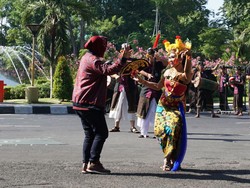 Surabaya Cross Culture Kembali Digelar, Risma Ikut Menari