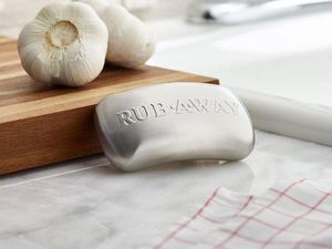 Unik! Sabun Stainless Steel Ini Bisa Hilangkan Bau Bawang hingga Ikan di Tangan