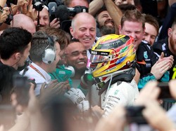 Penegasan Dominasi Hamilton, Duka untuk Vettel