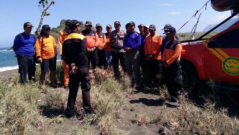 Balita di Jember Terseret Ombak saat Main di Pantai Balita di Jember Terseret Ombak saat Main di Pantai