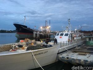3 WN Taiwan Pembawa 1 Ton Sabu Diperlihatkan ke Kru Kapal