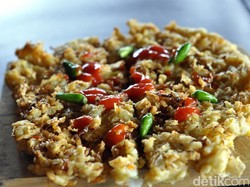 Sedang Berlibur di Sukabumi? Cobain Deh Bala-bala Pizza