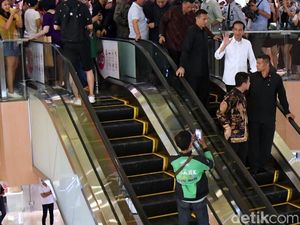 Dari Jokowi Sampai Obama, Intip Gaya Para Kepala Negara Belanja di Mal