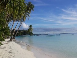 Pantai Ngurbloat: Pantai dengan Pasir Terhalus di Dunia