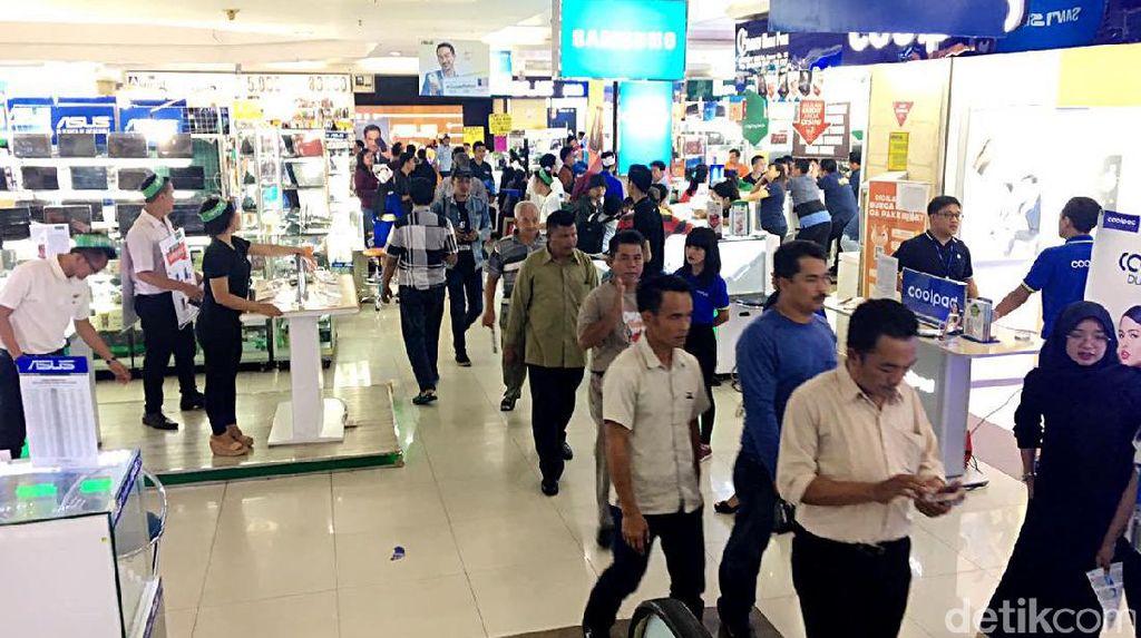 Glodok dan Mangga Dua Sepi, Begini Kondisi Roxy Glodok dan Mangga Dua Sepi, Begini Kondisi Roxy