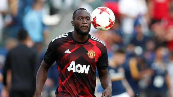 Debut Lukaku di MU: Jersey Sobek, 2 Kali Lewatkan Peluang