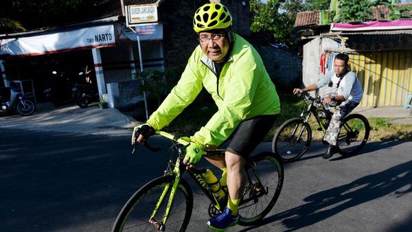 Mendes Bersepeda Santai Bareng Warga Yogyakarta