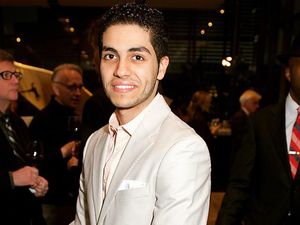 Mena Massoud, Aktor Ganteng Asal Mesir Pemeran Aladdin Mena Massoud, Aktor Ganteng Asal Mesir Pemeran Aladdin